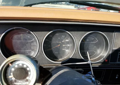 1985 Dodge D-Series D300 из США, поврежденный, VIN 1B7KD34W7FS621228